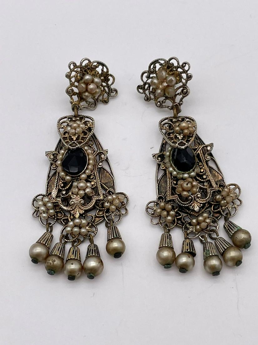 Silver Tone Drop Vintage Dangle Earrings (1 of 2)