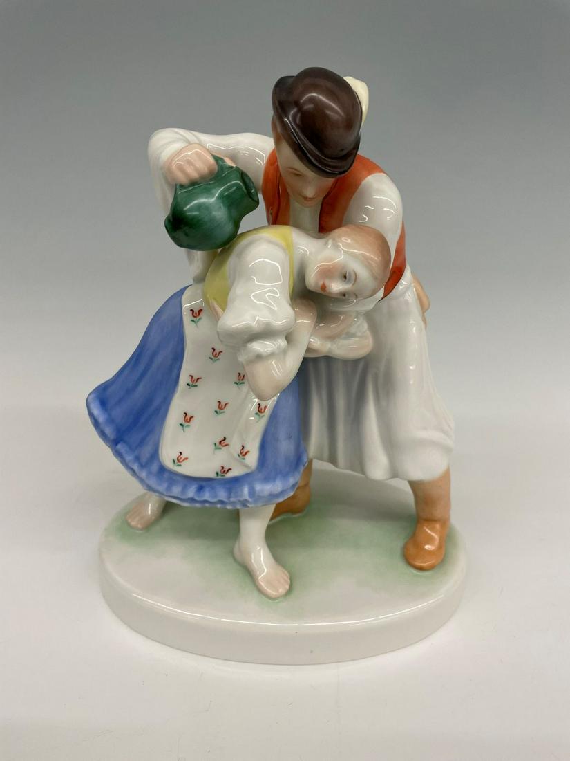 Herend Hungary Figurine "Man and Woman Washing Hair" (1 of 4)