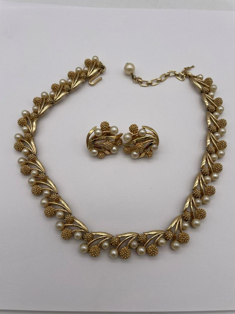 Crown Trifari Necklace and Earring Set (1 of 3)