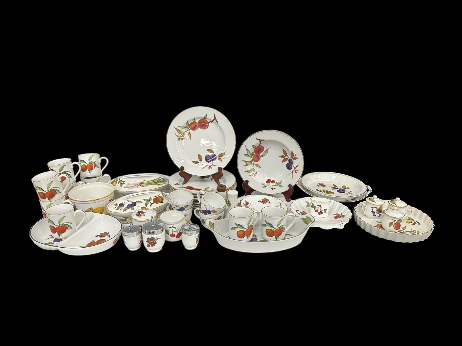 Royal Worcester Evesham Porcelain China Set (1 of 2)