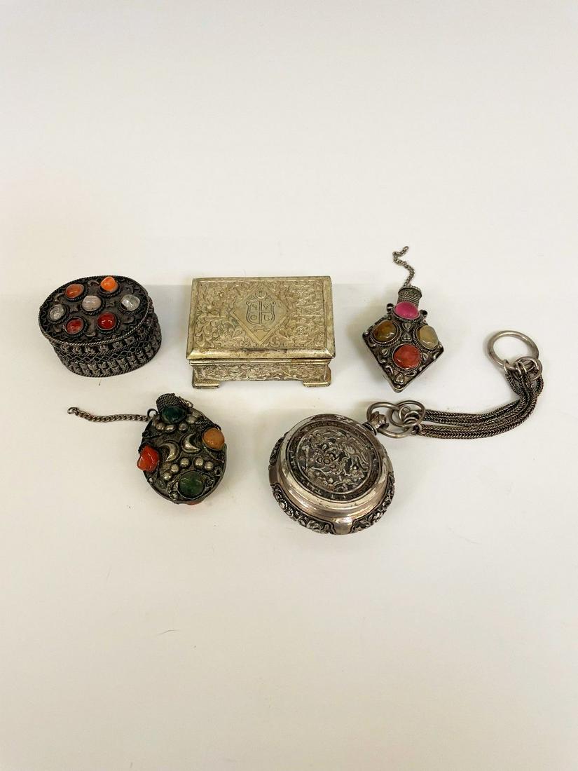 (5) Silvertone Small Containers Flasks Pill Containers: (5) Silvertone Small Containers Flasks Pill Containers: (2) flasks, (3) boxes largest measuring 2.5 x 1.75".