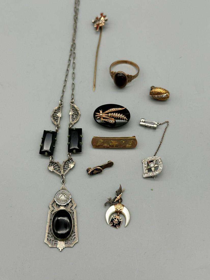 Group of 10k, 14k, 18k Gold Pins, Brooches (1 of 8)