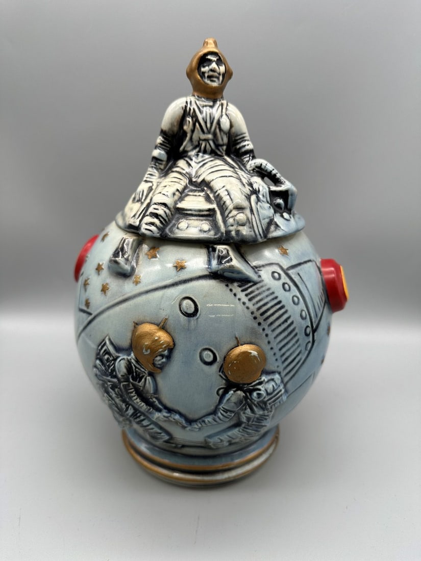 McCoy Cookie Jar "Astronaut" (1 of 4)