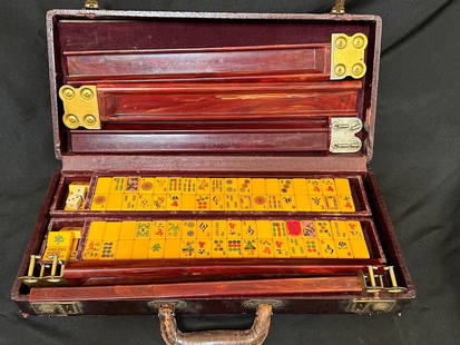 Antique Chinese Mahjong Game Set Carved Bakelite 148 Tiles Leather Case Key  Rare