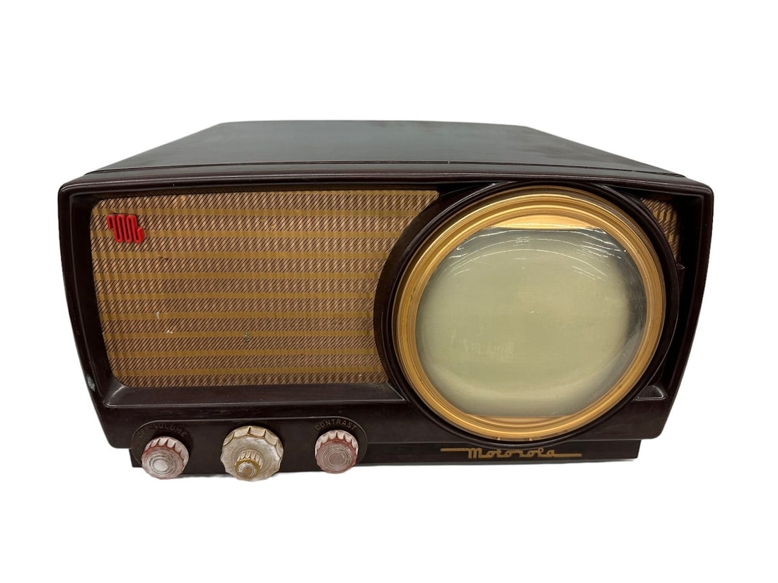 Motorola 7VT2 Bakelite 7" Television (1 of 9)