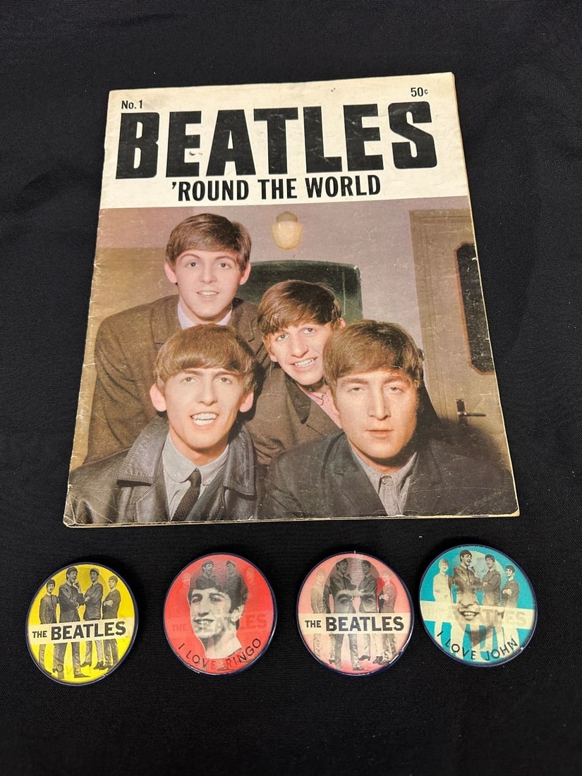Beatles Memorabilia Vari-Vue Flasher Buttons and Magazine (1 of 5)