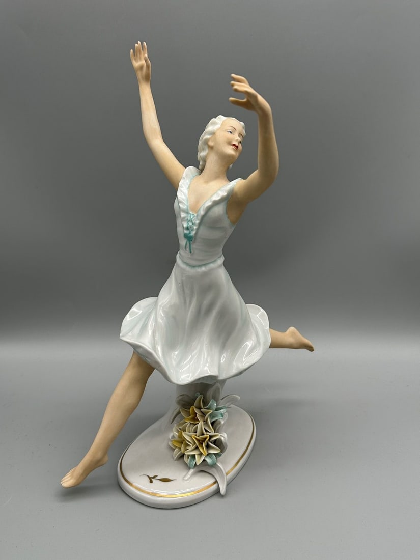 Unterweissbach Thuringia Dancer Figurine (1 of 4)