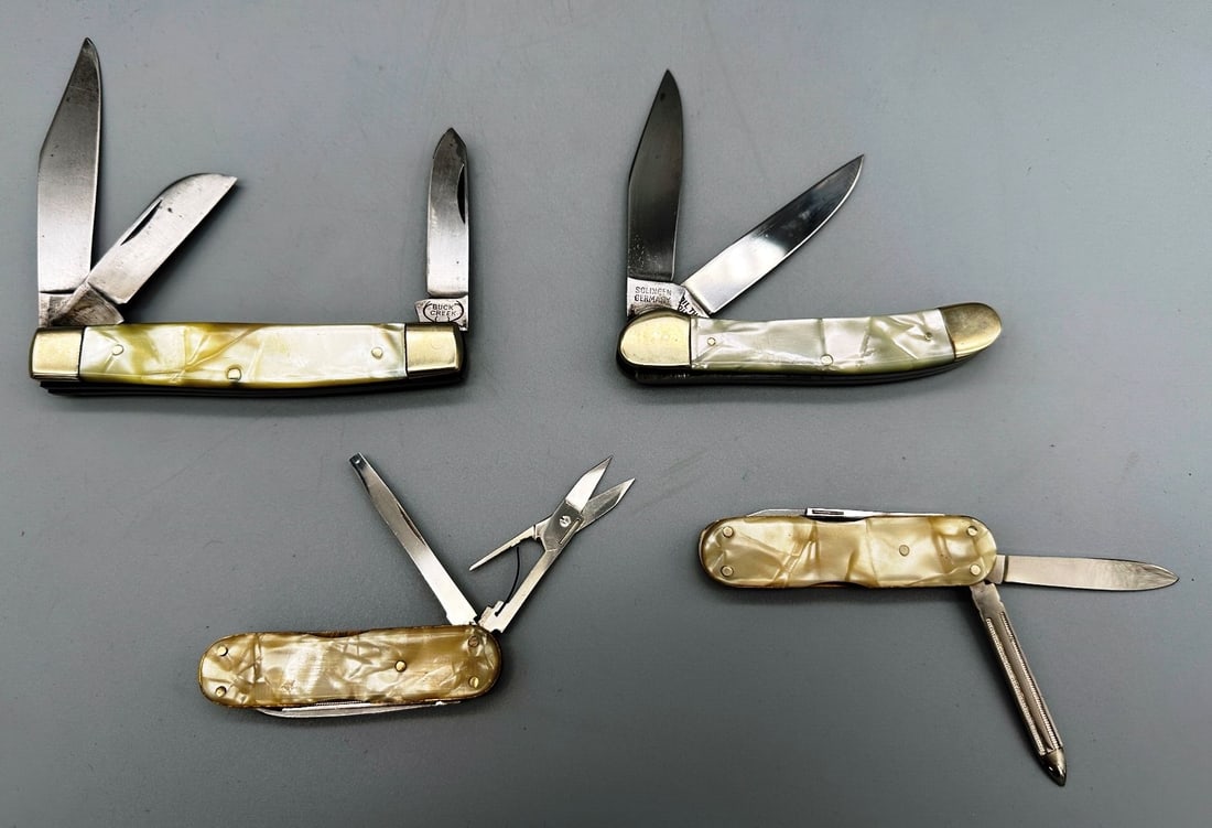 (4) Soligen Pocket Knives Made In Germany: (4) Soligen Pocket Knives Made In Germany. Lot includes (2) Copperhead and (2) Diamond Back pocket knives.