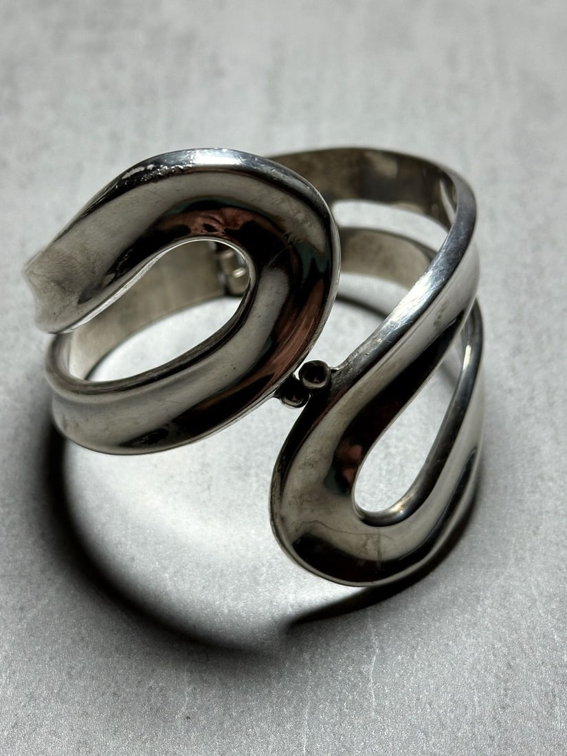 Taxco Sterling Silver Hinged Cuff Bracelet (1 of 3)