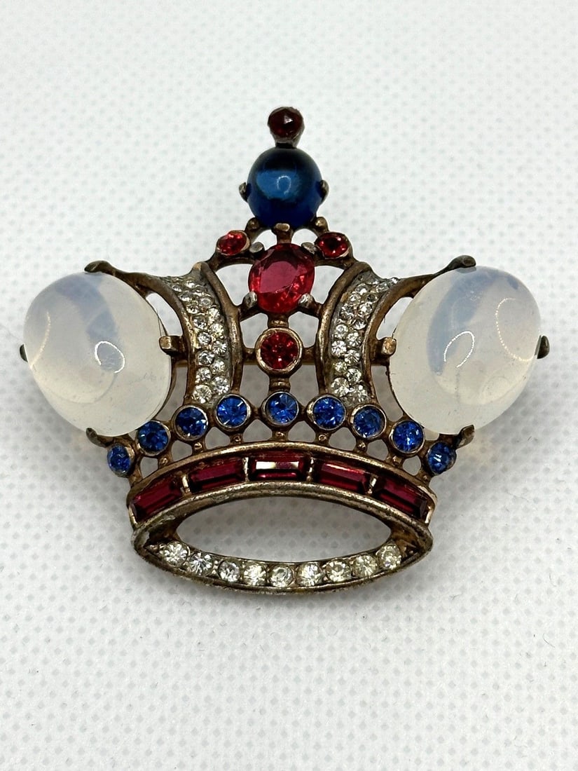 Crown Trifari Alfred Philippe Vermeil Sterling Silver Jelly Belly Crown Brooch: Crown Trifari Alfred Philippe Vermeil Sterling Silver Jelly Belly Crown Brooch: Pat. 137542. Measuring 2" long.