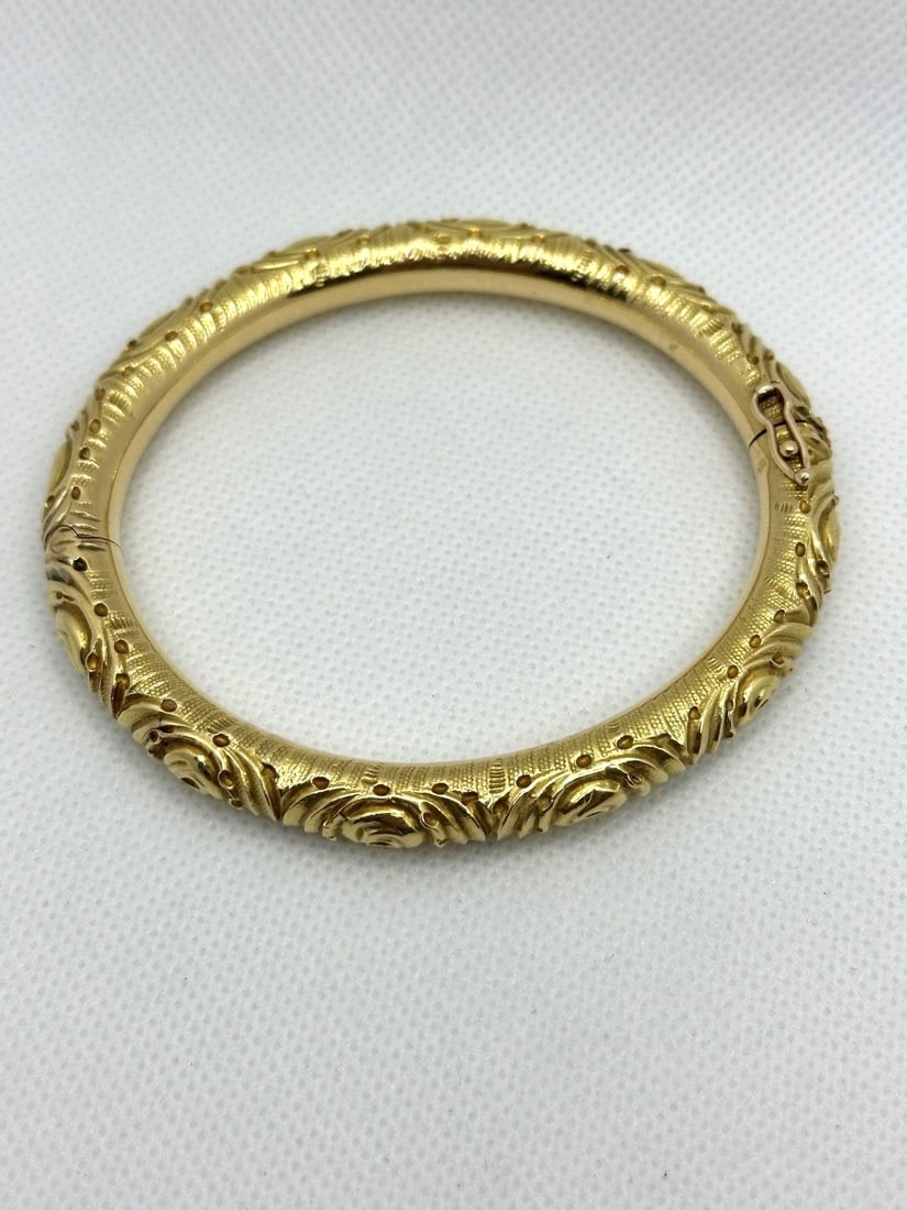 18k Yellow Gold Etched Hinged Bangle Bracelet (1 of 4)