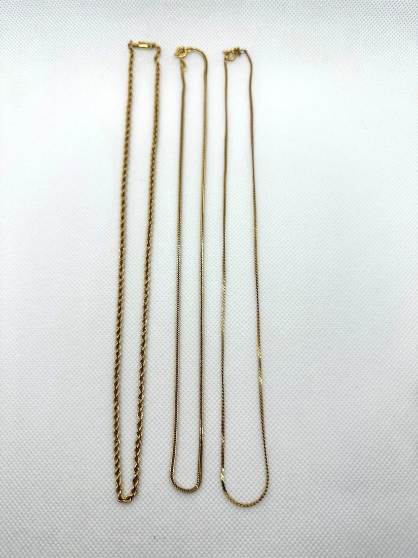 (3) 18k Yellow Gold Necklaces (1 of 5)