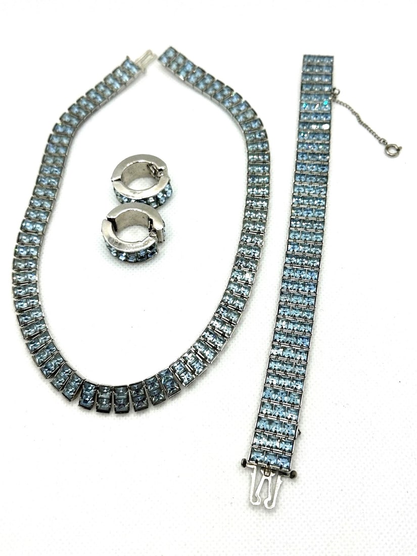Blue Rhinestone Unsigned Jewelry Suite c.1940's. (1 of 6)