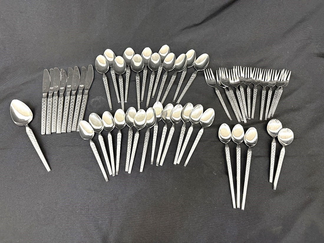 Cosmos Stainless Steel Korea Flatware Set (1 of 4)