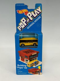 1988 Hot Wheels Pop N Play School House in Original Box