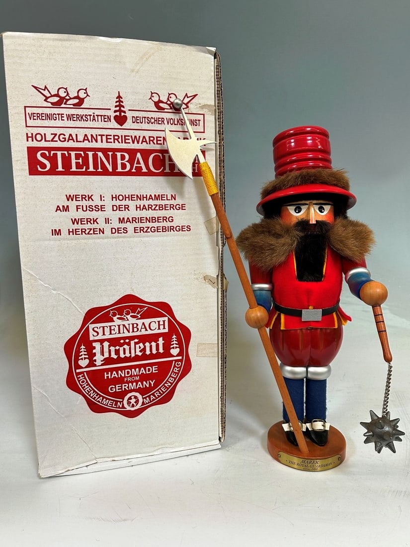 2001 Steinbach The Royal Guardsman Nutcracker (1 of 6)