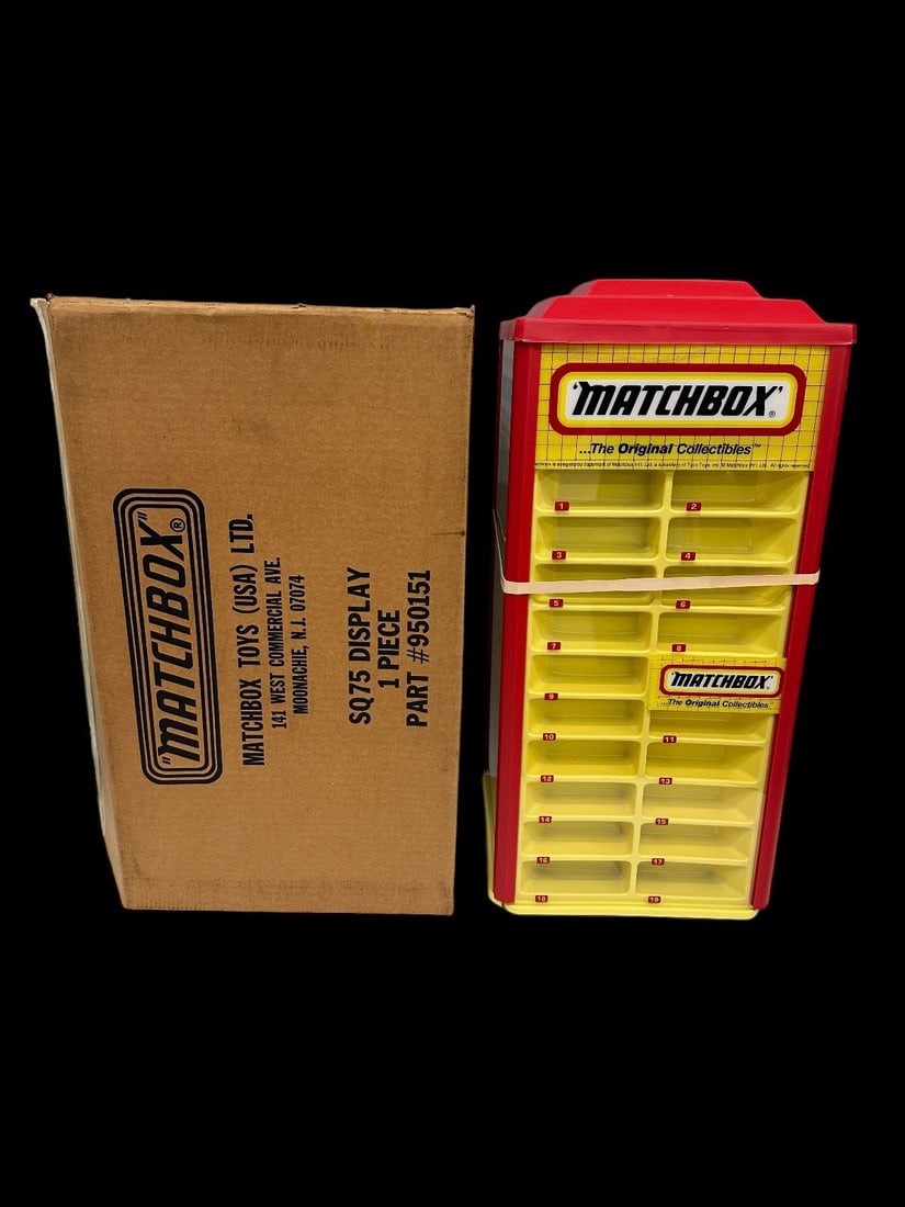 Matchbox Rotating Display Case in Original Box (1 of 5)