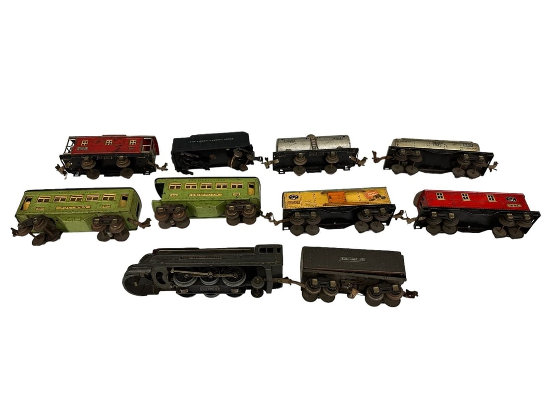 Group of (10) Vintage Lionel & South Pacific Train Cars (1 of 6)