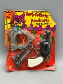Hog-Collarin Handcuffs and Badge Set on Card