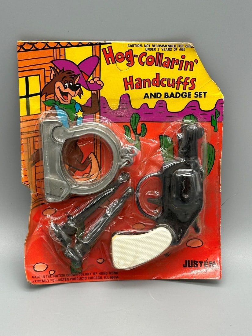 Hog-Collarin Handcuffs and Badge Set on Card (1 of 2)