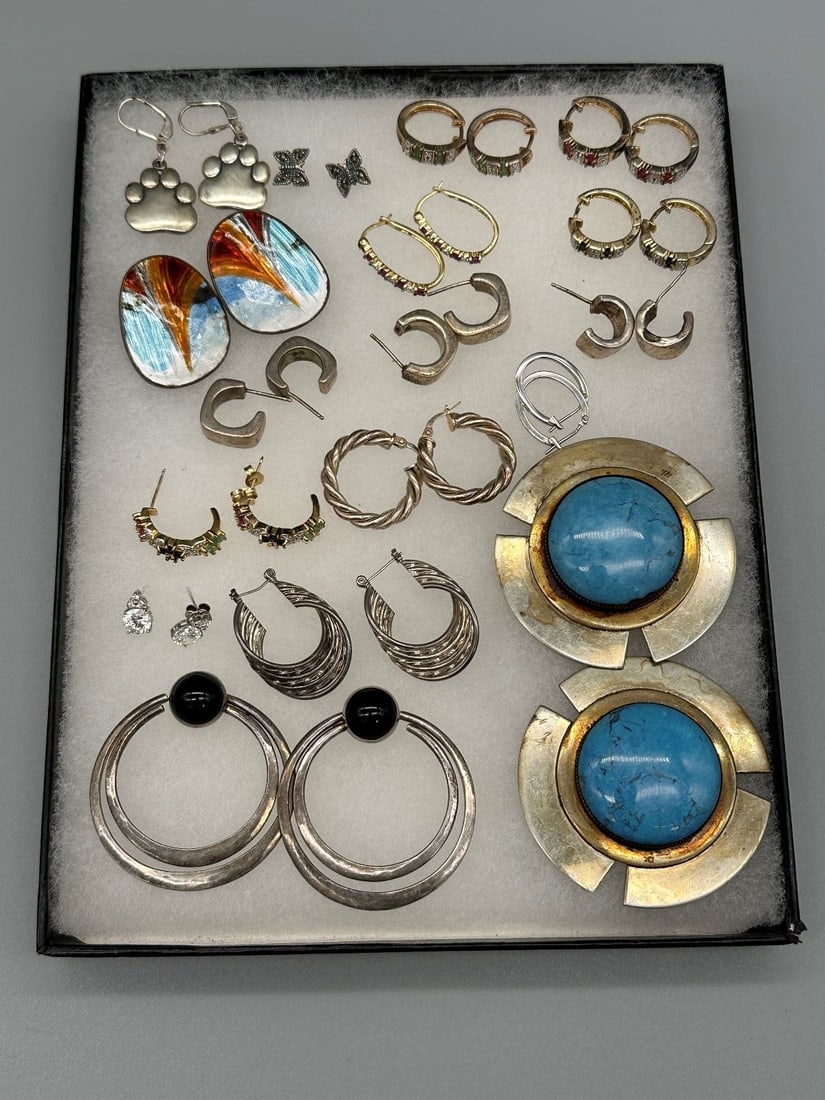 (17) Pairs of Sterling Silver Earrings: Peter James (1 of 6)