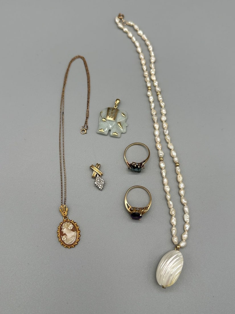 Group of 10k Gold Jewelry (1 of 5)