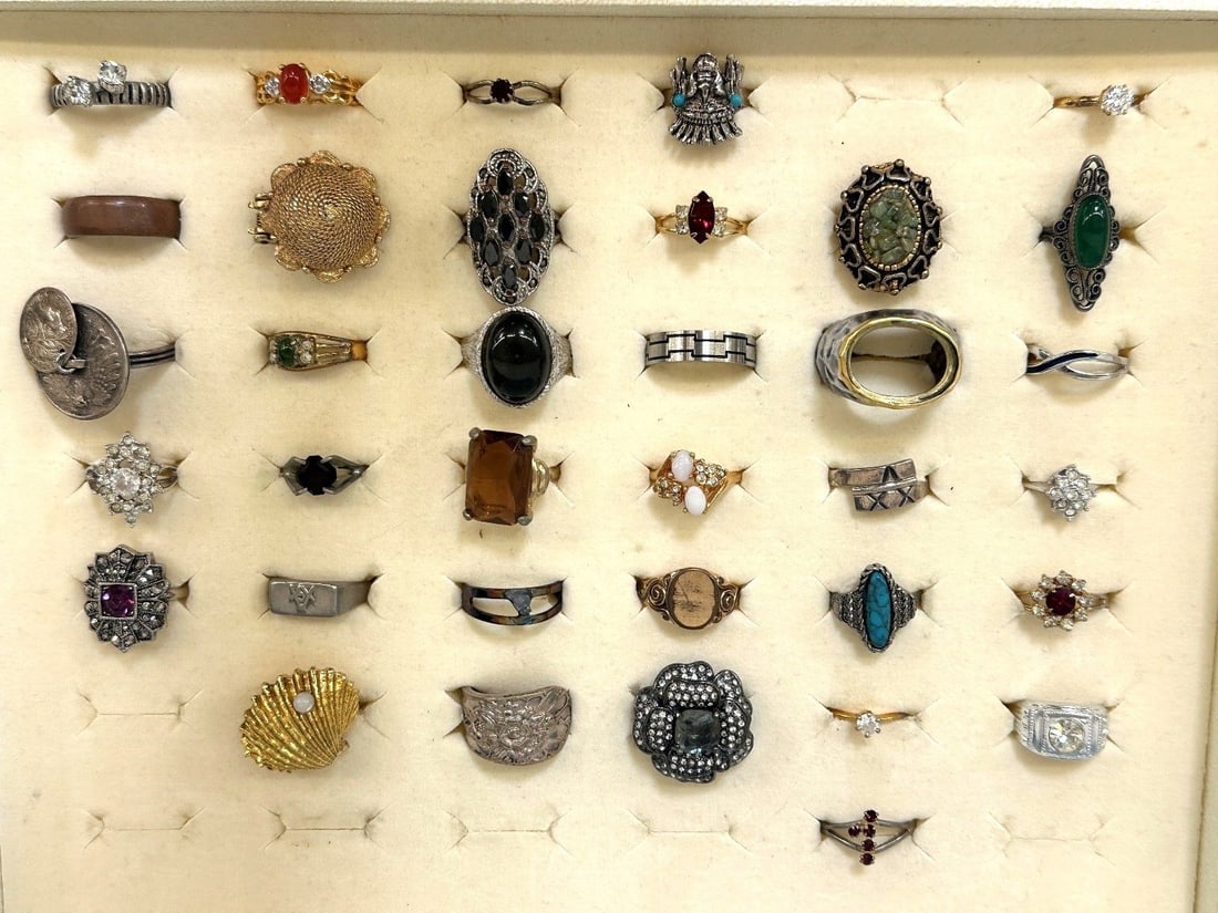 (35) Chunky Costume Cocktail Rings (1 of 6)