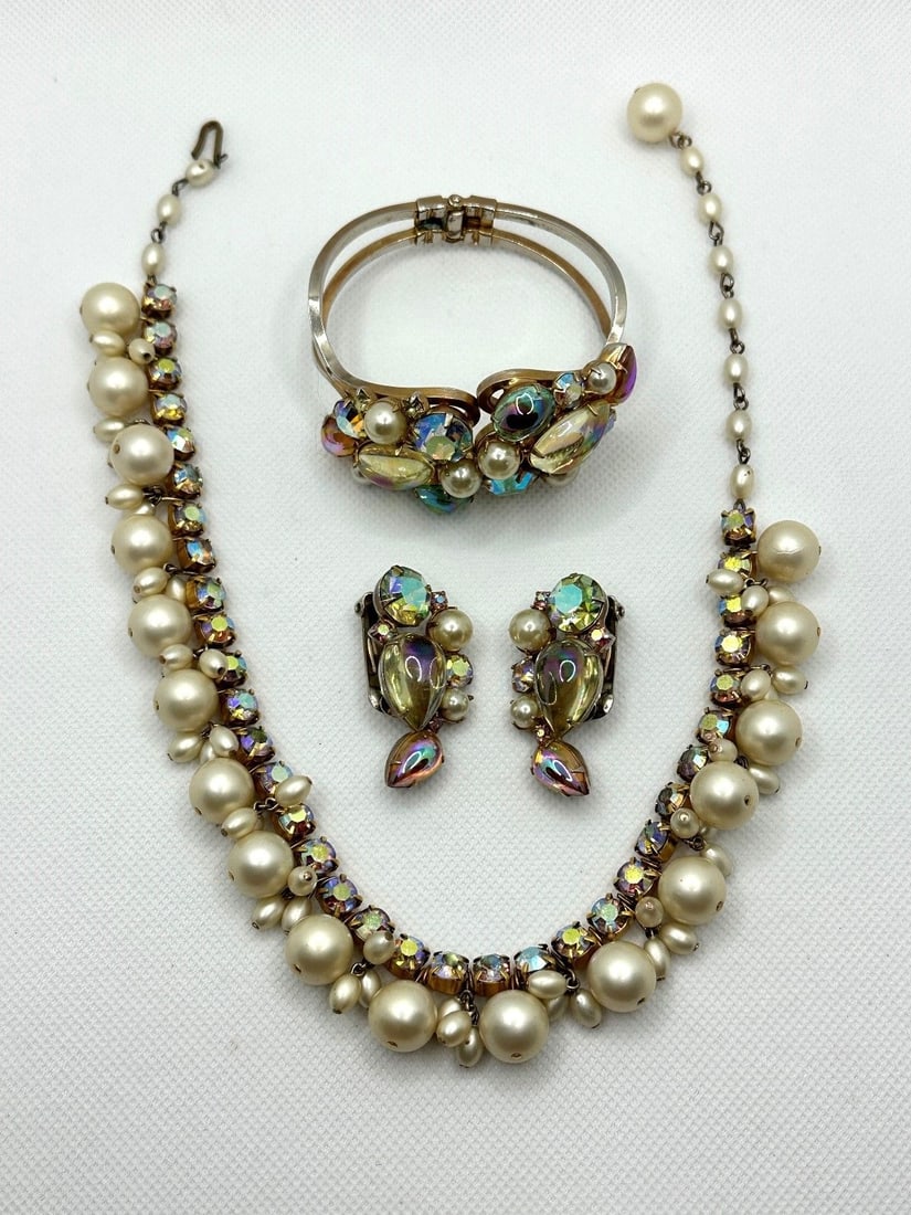 Alice Caviness Jewelry Necklace, Bracelet and Earring Set (1 of 5)