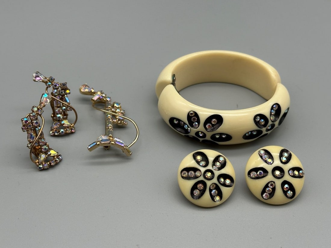 Lucite Hinged Cream Jewelry Set, Brooch Earring Telephone Set (1 of 3)