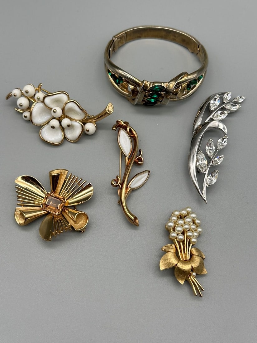 Crown Trifari Jewelry Group (1 of 8)