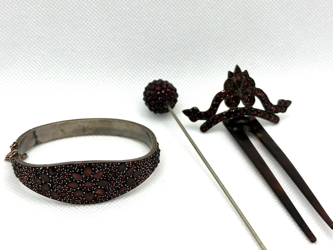 (3) Victorian Garnet Cluster Jewelry (1 of 8)