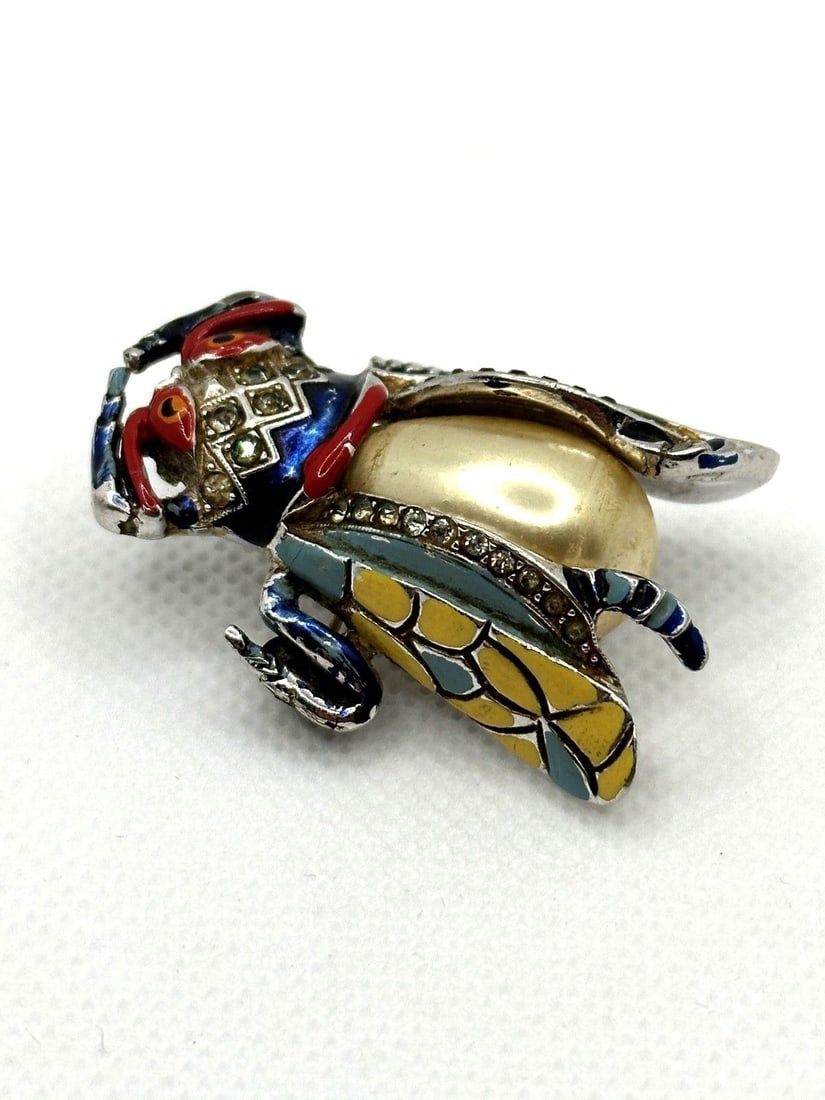Vintage Coro Pearl Belly Enamel Fly Bug Brooch (1 of 5)