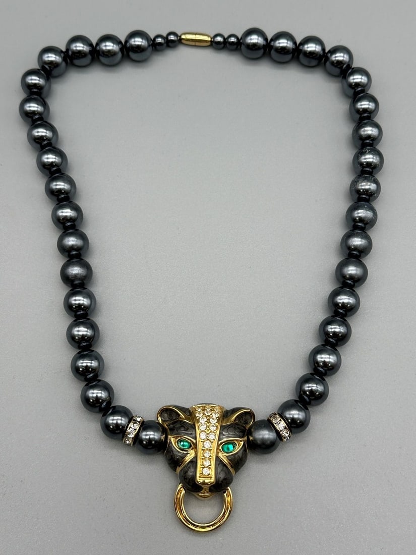 Kenneth Jay Lane Panther Choker Necklace: Kenneth Jay Lane Panther Choker Necklace: Made for Avon with faux pearls.