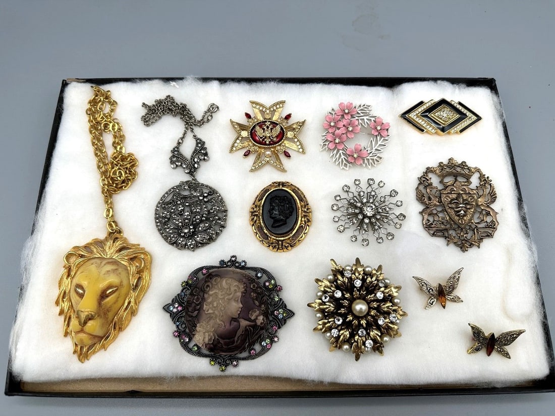 Group of Costume Jewelry: Christian Dior (1 of 6)