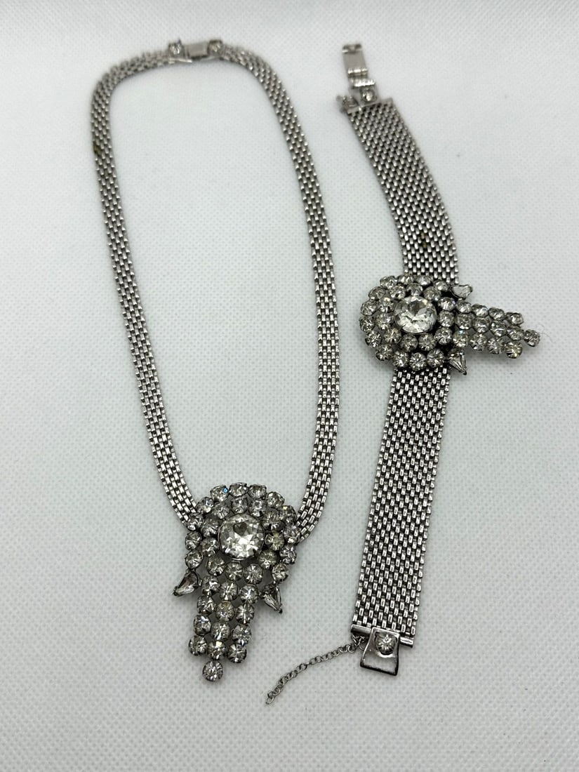 Garne Jewelry Necklace and Bracelet Set Statement Pieces: Garne Jewelry Necklace and Bracelet Set Statement Pieces: With center drop piece. All clear rhinestones.