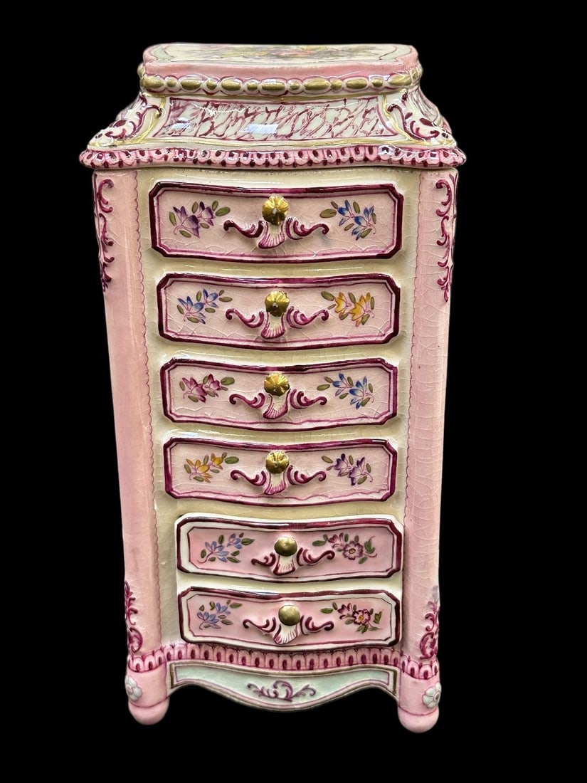 Lidded Two Compartment Porcelain Dresser Box (1 of 5)