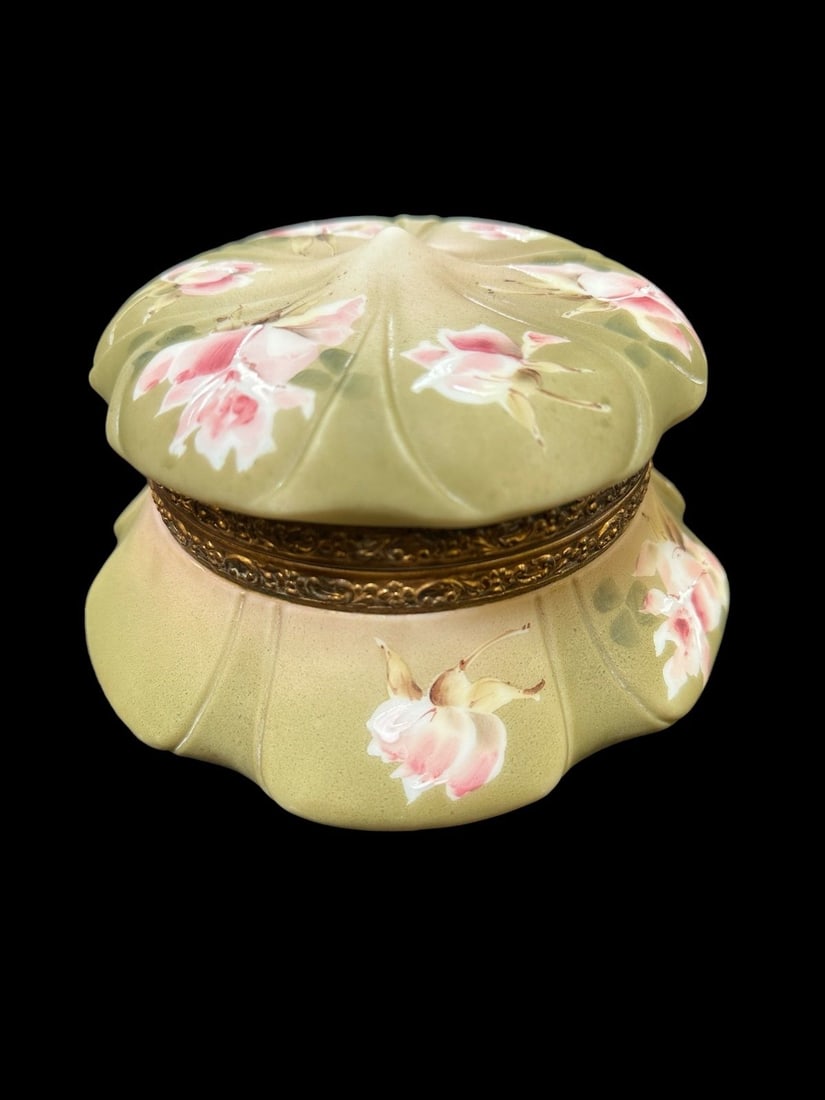 C.F. Monroe Nakara Art Glass Lidded Dresser Box (1 of 3)