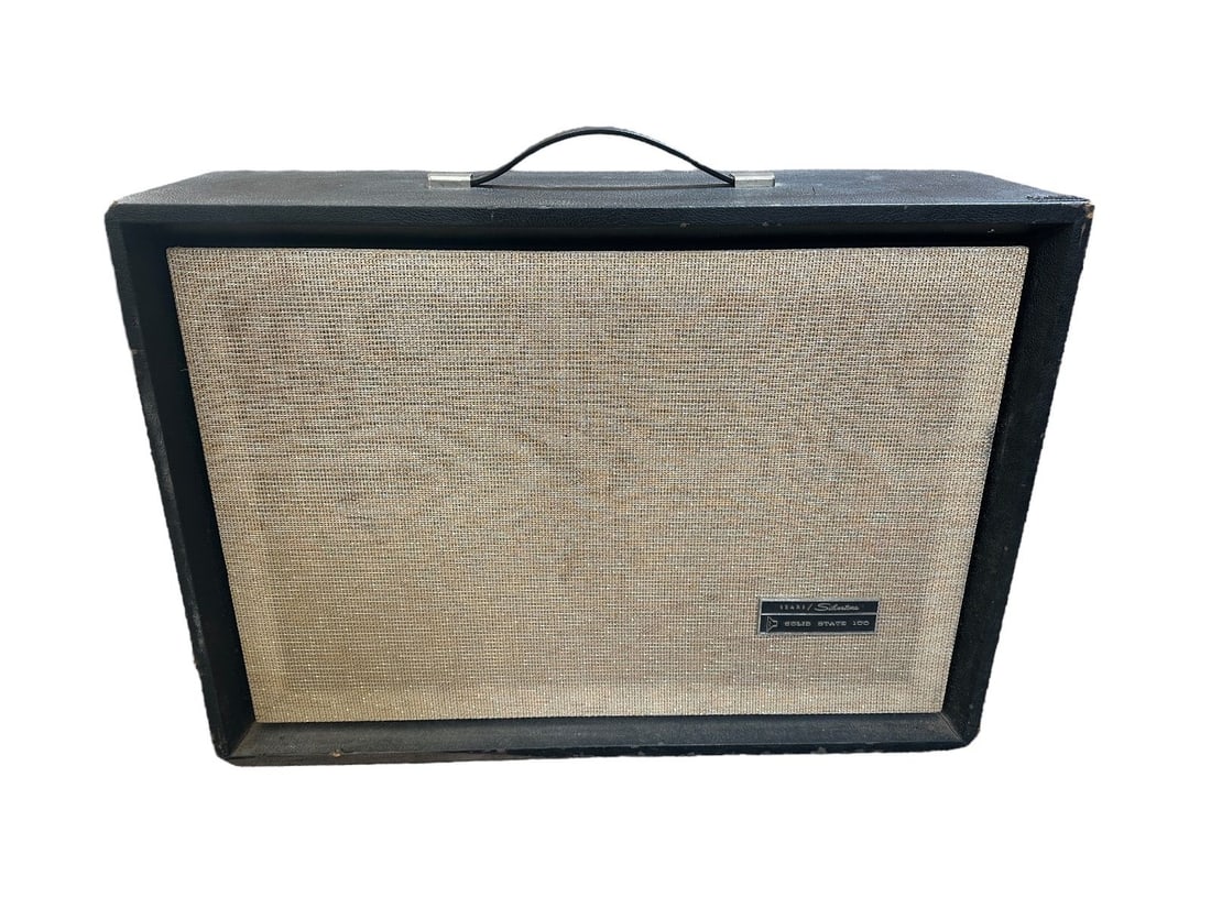 Sears Roebuck Silvertone Solid State 100 Model 1464 Amplifier (1 of 5)