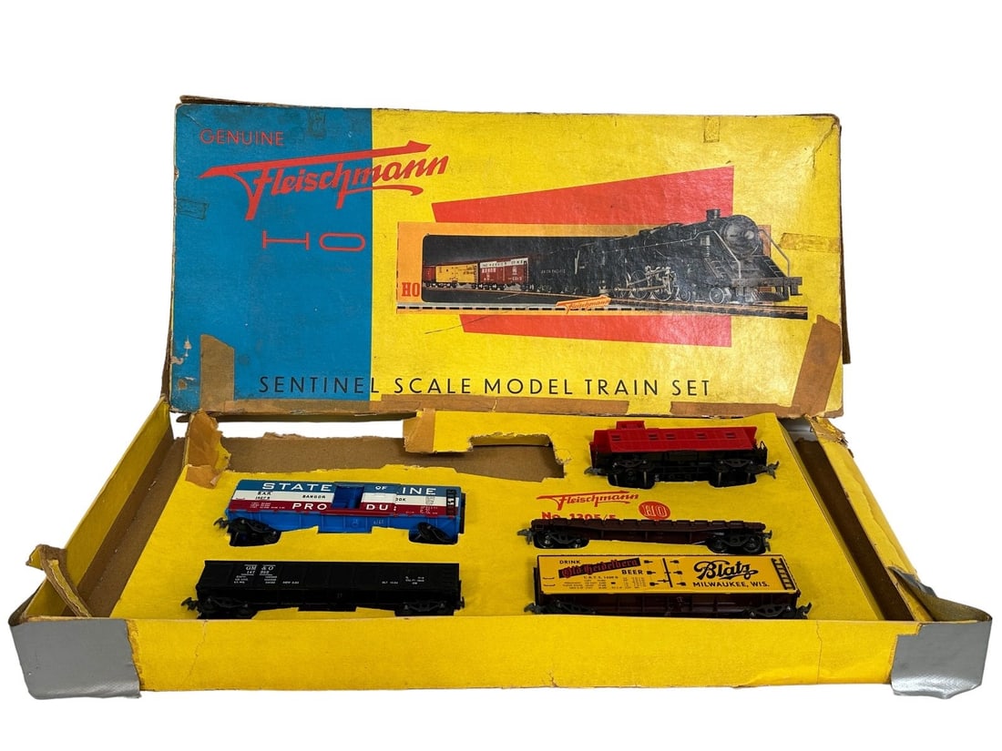 Fleischmann HO Sentinel Scale Model Train Set in Box (1 of 4)