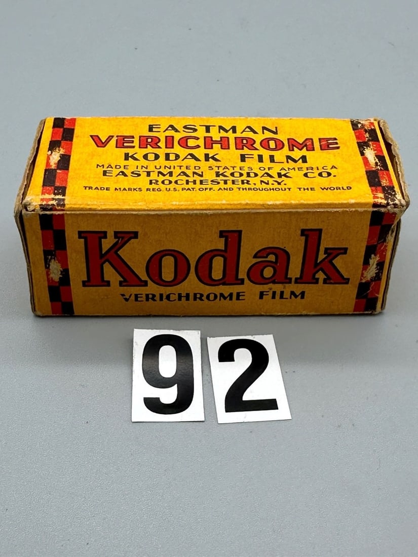 Vintage Kodak Verichrome Sealed Box V116 1942: Vintage Kodak Verichrome Sealed Box V116 1942: Unopened and sealed, expired 1942.