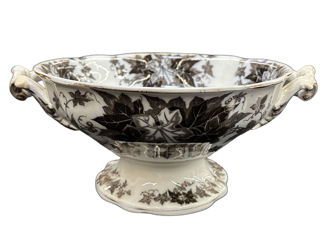 Utzschneider Bryonia Soup Tureen: Utzschneider Bryonia Soup Tureen: Measures 10" in diameter, and is 5.5" tall.