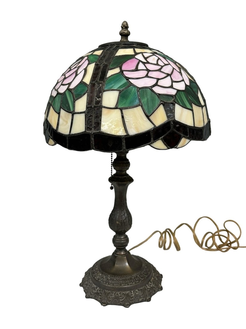 Tiffany Style Leaded Glass Table Lamp (1 of 4)