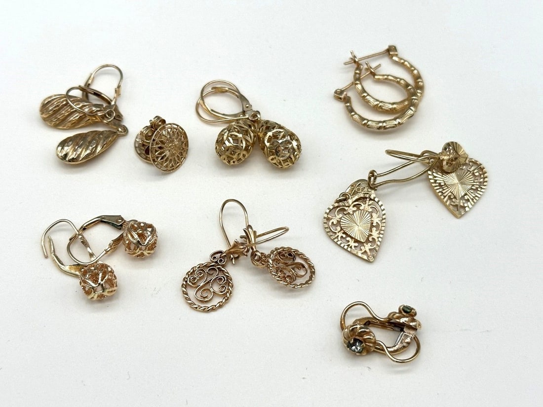 (8) Pairs 14k Gold Earrings (1 of 4)