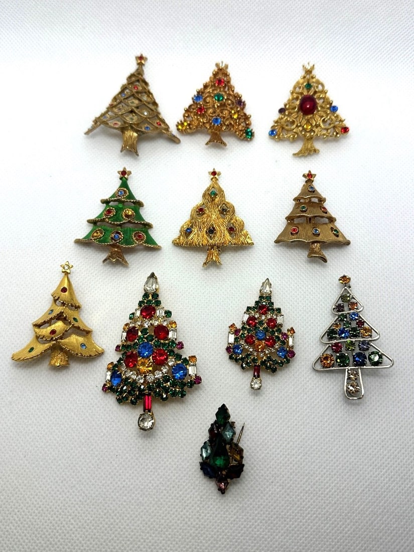 (11) Signed Christmas Tree Brooches: (11) Signed Christmas Tree Brooches: JJ, Warner, Czech, Austria.
