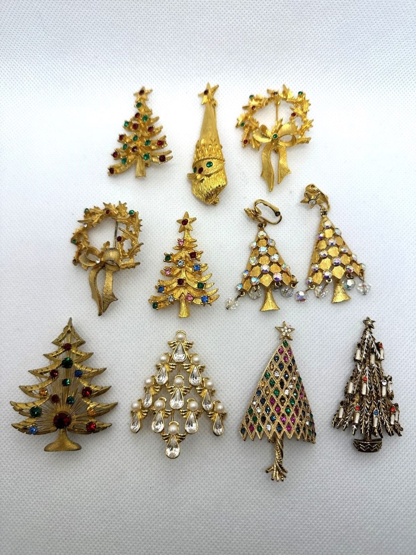 (10) Christmas Tree, Wreath Brooches, and Earring Pair (1 of 5)