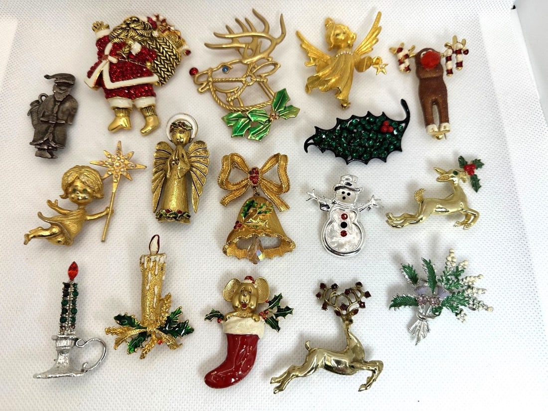 (16) Christmas Pins, Enamel and Rhinestones: (16) Christmas Pins, Enamel and Rhinestones: Signed by makers Gerry, Rego, Joan, Dodd's, Mylo, JJ, Danecraft.