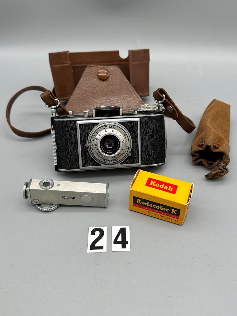 Kodak Bantam Model F 4.5 Camera With Rangefinder and Film (1 of 17)