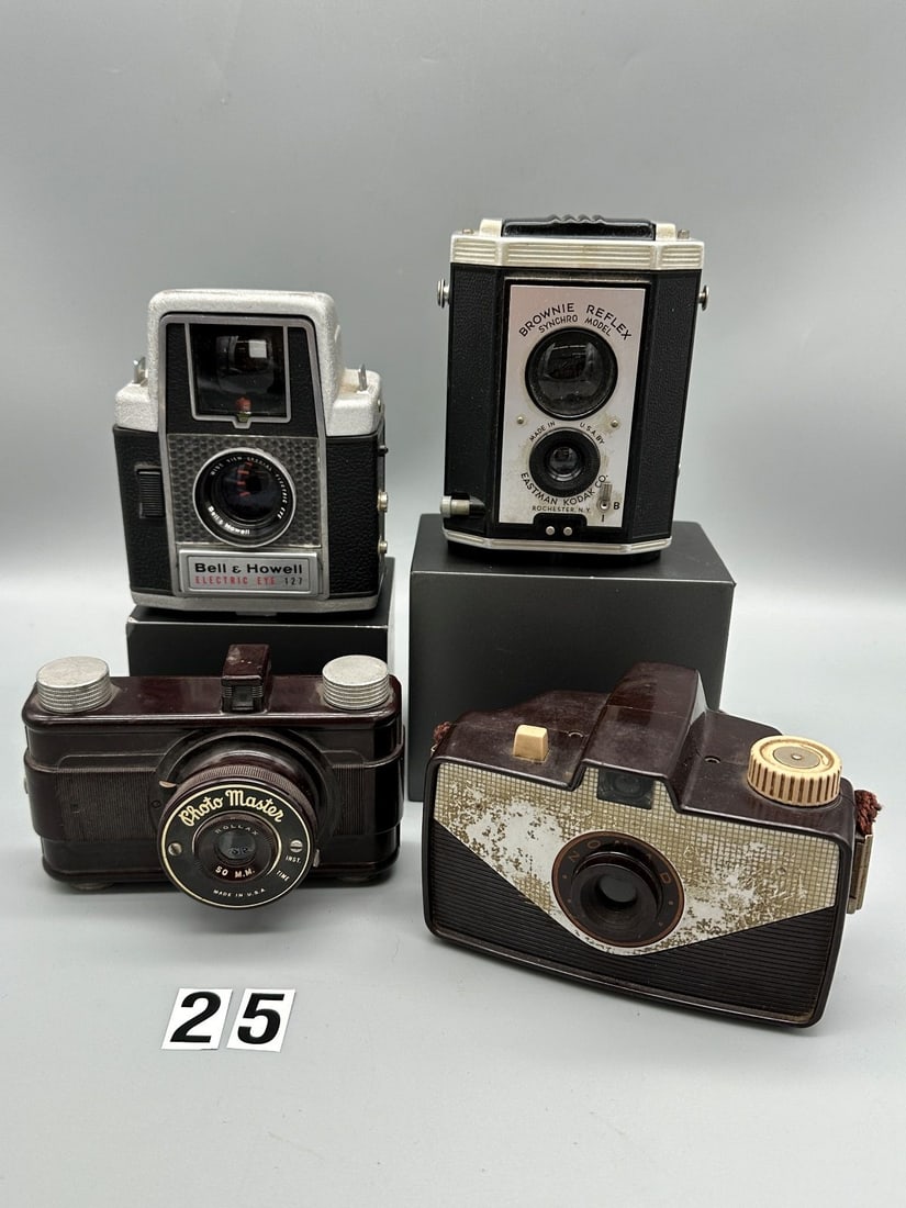 (4) Vintage 127 (Film Size) Cameras (1 of 9)