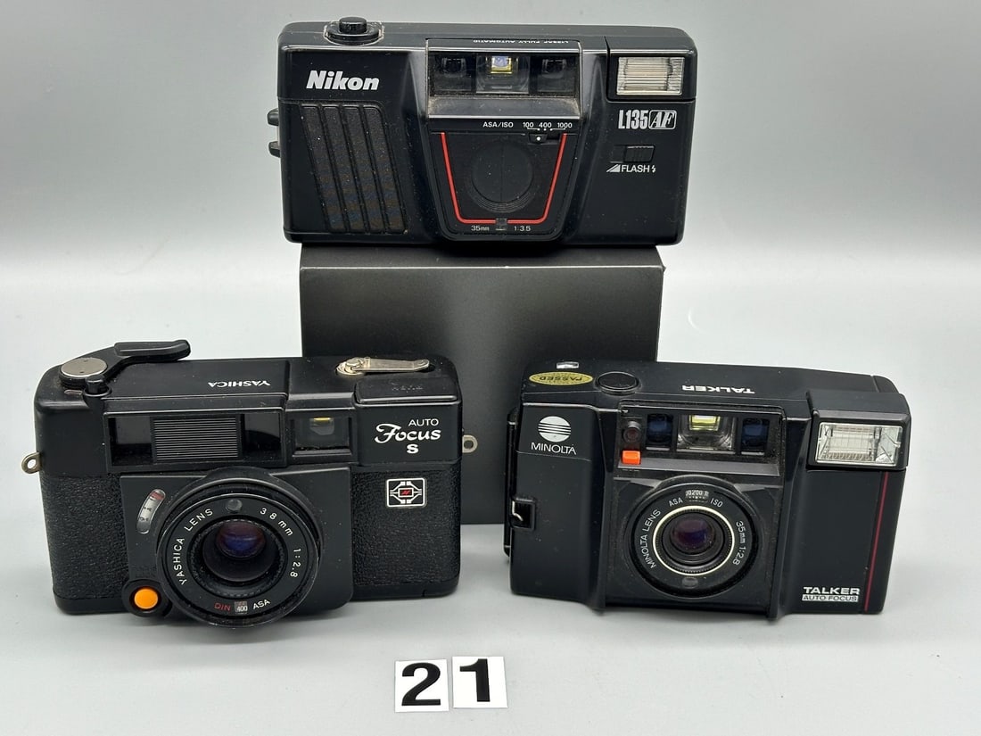 (3) 35mm Point and Shoot Cameras; Nikon, Minolta, Yashica (1 of 7)