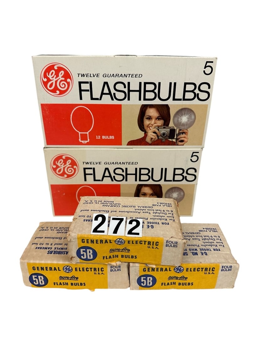 (3) Dozen Flashbulbs GE #5 or Sylvania Press #25 Or Both: (3) Dozen Flashbulbs GE #5 or Sylvania Press #25 Or Both: These #5 and #25 bulbs are loose or boxed. Each lot is 3 dozen. They were the most popular used flashbulbs ever. Today there is only one manuf